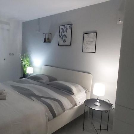 Studio Apartments Igor Vrsar Ngoại thất bức ảnh