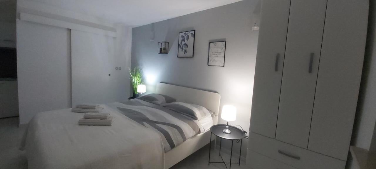 Studio Apartments Igor Vrsar Ngoại thất bức ảnh